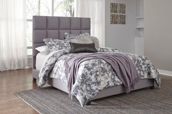 Cama Tapizada Queen Dolante