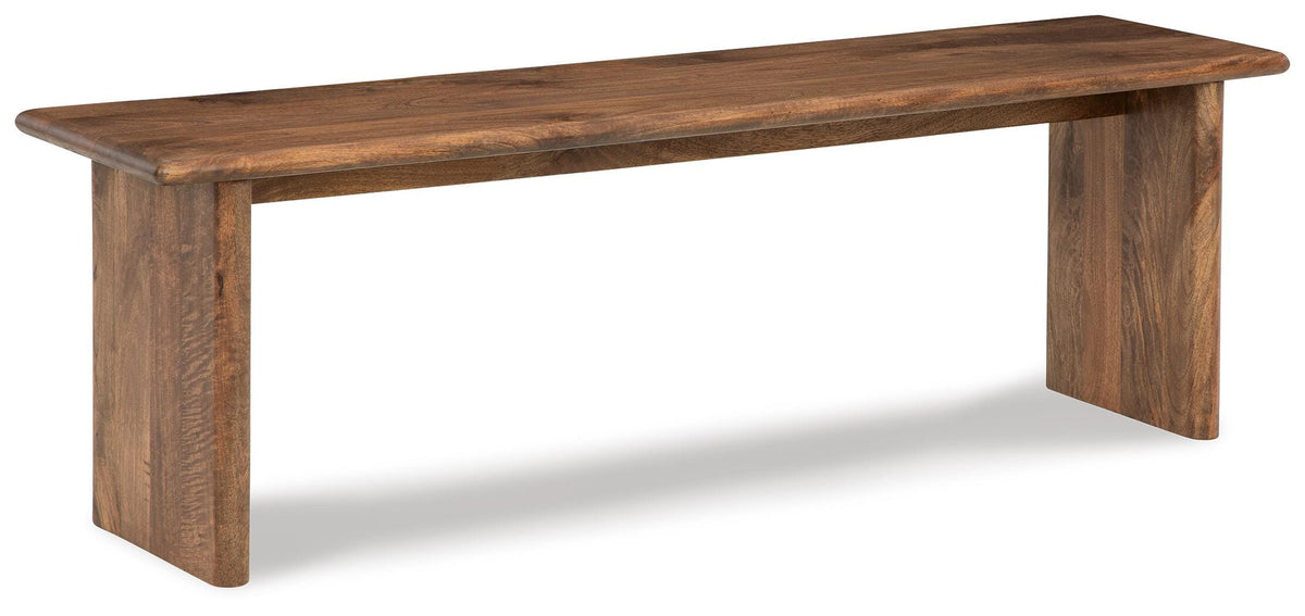 Mesa de Comedor, 4 Sillas y Banco Isanti – vista en ángulo