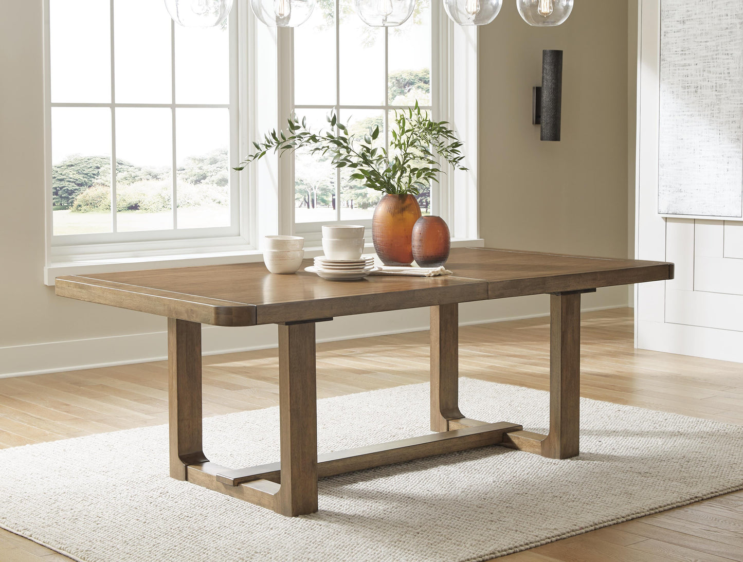 Mesa de Comedor, 4 Sillas y Banca Cabalynn