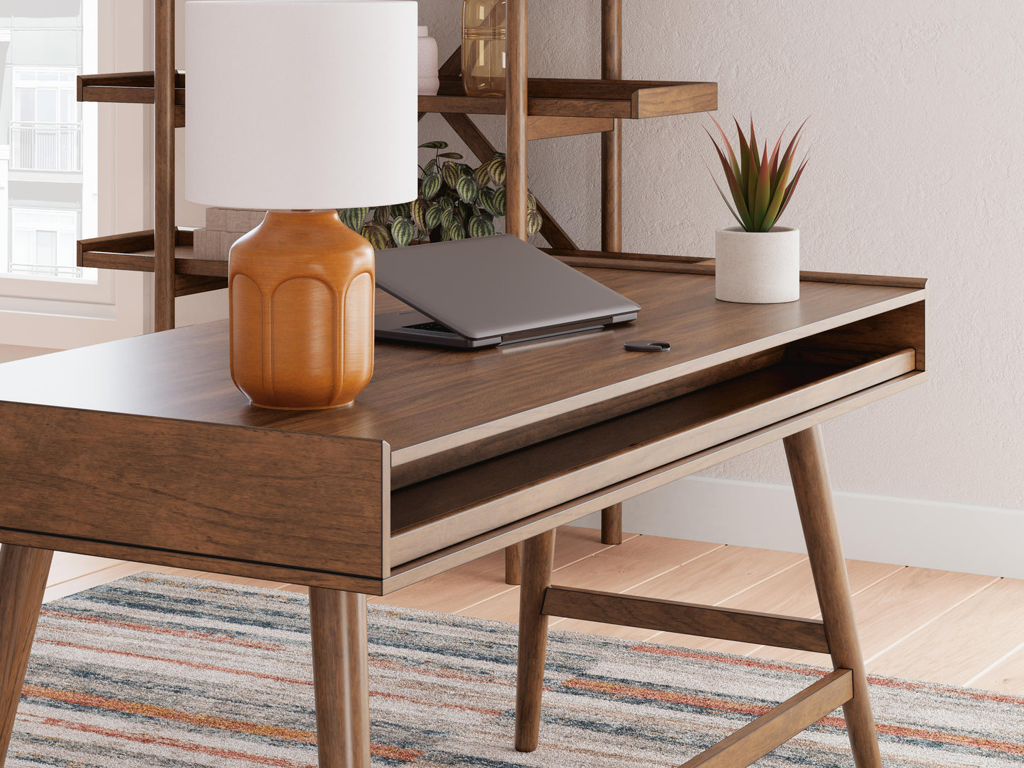 60" Escritorio de Oficina en Casa Lyncott