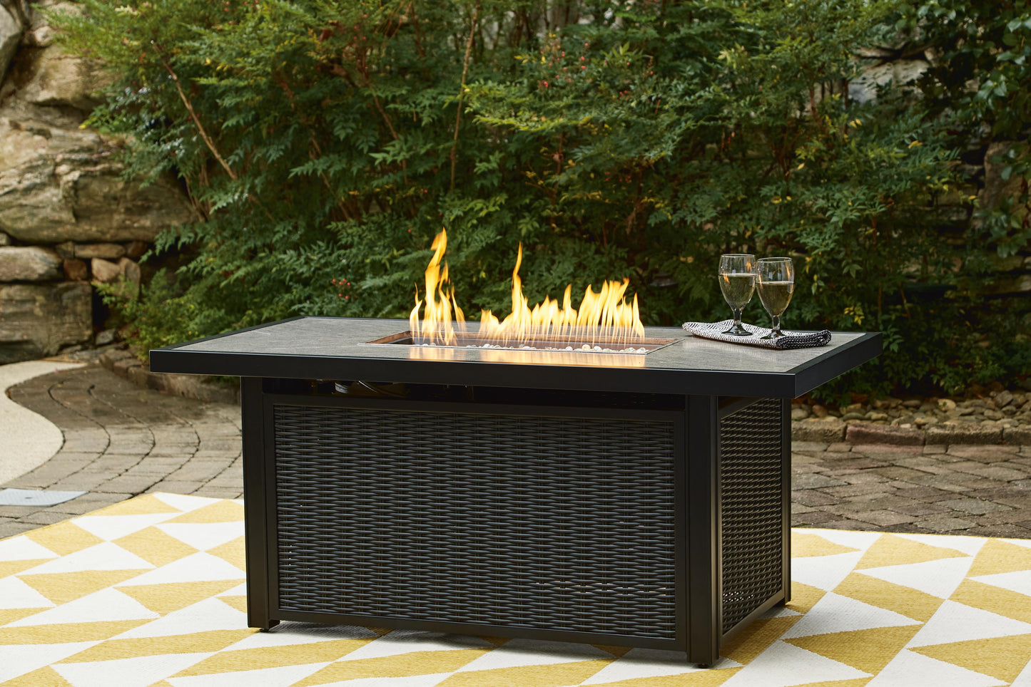 Mesa con Fogata de Exterior Beachcroft